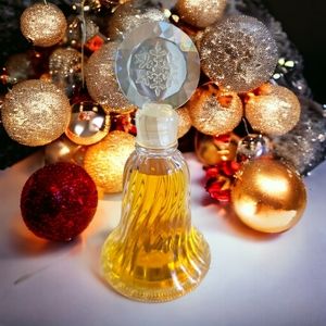 Avon Vintage Crystal Snowflake Christmas Bell Charisma Cologne 1980